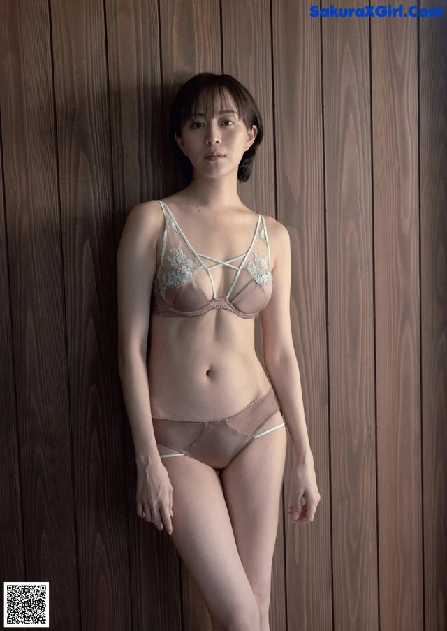 Manami Higa 比嘉愛未, Weekly Playboy 2022 No.10 (週刊プレイボーイ 2022年10号) No.d7358e